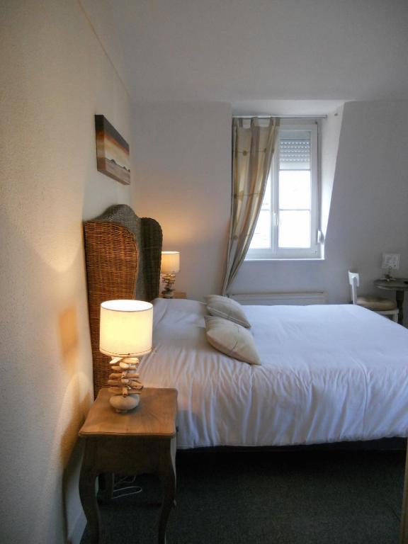 Hotel Des Falaises Villers-sur-Mer Room photo